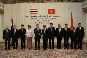 ไทย-เวียดนามตั้งเป้าเพิ่มการค้าระหว่างกันเป็น 2 หมื่นล้านเหรียญสหรัฐในปี 63