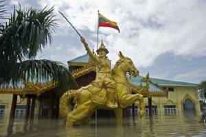 ไทยช่วยน้ำท่วมพม่า 5 ล้าน นายกฯ จ่อเซ็นสารเสียใจส่ง “เต็ง เส่ง”