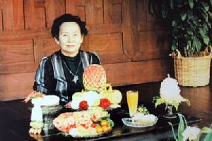 สิ้น “เพ็ญพรรณ สิทธิไตรย์” ศิลปินแห่งชาติ แกะสลักเครื่องสด