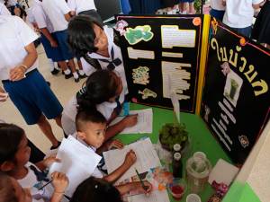 ร.ร.กอบกุลวิทยาคม จัดงานโครงงานวิทยาศาสตร์อย่างยิ่งใหญ่