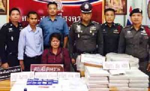 รวบสาวสกลฯ เพิ่งพ้นคุกหิ้วไอซ์-กัญชา-ยาบ้า มูลค่าล้านส่งนายทุน