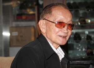 “ประสงค์” ชี้เหตุบึ้มเรื่องภายในโยงรัฐประหาร ติงผู้นำ 1 ปียึดอำนาจไม่ขจัดต้นตอ