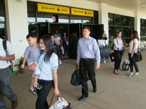 สนามบินบุรีรัมย์ยกระดับ รปภ.ขั้นสูงสุด ขณะผู้โดยสารยังใช้บริการคึกคัก