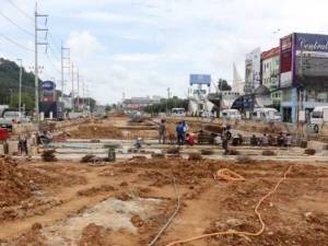 ชาวภูเก็ตนัดรวมพล! จี้เร่งแก้ถนนเป็นหลุมทำเกิดอันตรายอุโมงค์แยกสามกอง