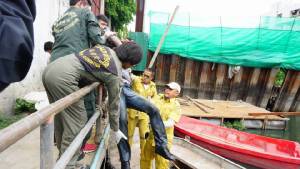 ช่างโยธา กทม.เครียด ใช้คลองบางซื่อเป็นสุสานปลิดชีพ