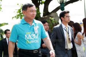 “ประจิน” ถือฤกษ์สารทจีนไหว้สิ่งศักดิ์สิทธิ์ทำเนียบ “ณรงค์” เอาด้วย เชื่อ สธ.เลิกขัดแย้ง