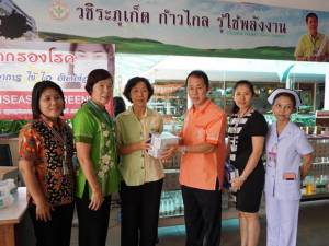 โรงพยาบาลวชิระภูเก็ตรับมอบเครื่อง oxigen pen จากครอบครัว “จันทร์รุ่งเลิศ”