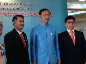 “บิ๊กโย่ง” มอบ “สนพ.” เร่งผุดโรงไฟฟ้าป้อนชุมชนที่ยังไม่มีไฟใช้