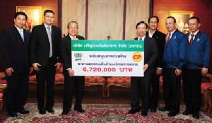 มอบสะพานลอยคนเดินข้ามแก่กรมทางหลวง