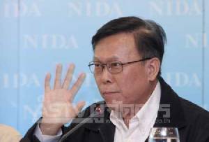 “ทวีศักดิ์” สนนั่ง กรธ. ชู “สุรชัย-กล้านรงค์” ก็เหมาะ แย้มคนนิด้าร่วมก็ไม่แปลก