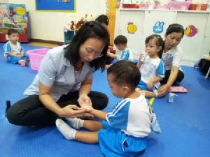 สสจ.เตือนระวัง “โรคมือ เท้า ปาก” ระบาดไม่หยุด เด็กลำปางป่วยแล้ว 587 ราย