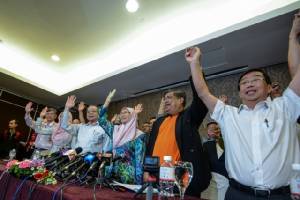 พันธมิตรฝ่ายค้านมาเลเซีย “กำเนิดใหม่” ท่ามกลางวิกฤตข่าวฉาวรุมเร้า “นาจิบ”