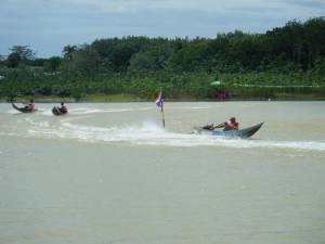 อบต.สุโสะ จ.ตรัง จัดแข่งเรือพลีสท้องถิ่นประจำปี 58