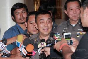 เด้ง 3 ตร.สืบสวนฯ สน.ลุมพินี ตรวจภาพวงจรปิด ไม่พบมือบึ้มแยกราชประสงค์