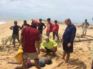 พบแล้ว! ศพคนถูกคลื่นซัดลงทะเลขณะตกปลาที่หาดทรายแก้ว จ.ภูเก็ต