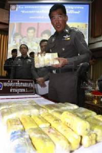 “อำนวย นิ่มฯ” พร้อมคนดังแห่ลงสมัคร ป.ป.ช.