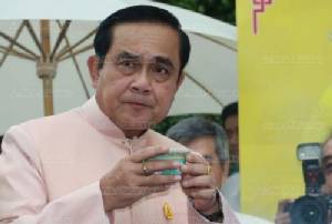 นายกฯ รับหลัง เมษา 59 แล้งแน่!! วอนเกษตรกรสมัครใจปลูกพืชอื่น จ่อส่งทหารสำรวจนาของใคร