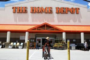 US woman shoots at shoplifter as he flees store