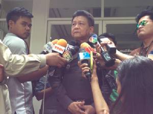 “ประวุฒิ” ลั่นฟันจริงสีกากีตั้งด่านลอย - ตร.พญาไทส่อผิด