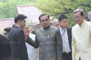 นายกฯ ยันดัน พ.ร.บ.ฮาลาลทำให้ดีขึ้น ยก กม.สวนผู้ค้าสะพานเหล็ก