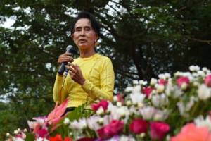 “ซูจี” ร้องทางการเข้มงวดการใช้ประเด็นศาสนาหาเสียงเลือกตั้ง