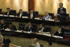 รบ.เลื่อนแถลงผลงานไปปลาย ธ.ค.เหตุงานชุก ใช้ทำเนียบแจง 3 วัน นัดสื่อทานข้าว