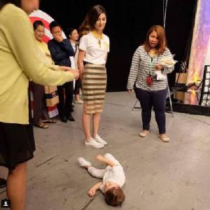 Strong! "ซาร่า" คุณแม่เด็ดเดี่ยว เผยวิธีปราบลูกชายที่ลงไปนอนดิ้นกับพื้น