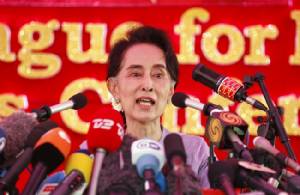 “ซูจี” เผยจะบริหารประเทศเหนือประธานาธิบดีในรัฐบาลชุดใหม่