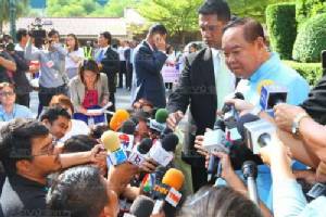 “ประวิตร” เผย “อุดมเดช” ยันสร้างอุทยานราชภักดิ์ตามขั้นตอน โยน ตร.สอบ ชี้ไม่เกี่ยวกองทัพ