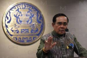 “ประยุทธ์” พลังศรัทธาพุ่งปรี๊ด แต่ระวังสะดุดขาล้มคว่ำ!!