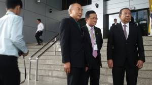 อดีต ปธ.บีทีเอส ถอนฟ้อง “ธาริต” แถลงข่าวหมิ่น เอี่ยวต่อสัญญาบีทีเอสปี 56