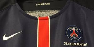 เปแอสเชปักเสื้อ “Je suis Paris” รำลึกเหยื่อก่อการร้ายที่ปารีส