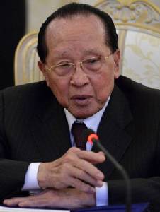“ฮอร์ นัมฮอง” ชี้แจงต่างชาติกรณีหมายจับผู้นำฝ่ายค้านอ้างไม่มีแรงจูงใจทางการเมือง