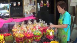 ออเดอร์ล้น... ร้านขนมปังเพิ่มกำลังผลิตกระทงให้ทันขาย