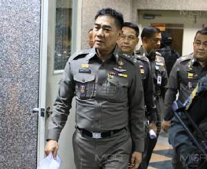 ตร.เผยออกหมายจับเพิ่ม “ผู้การโต” พร้อมอดีต 4 ตร.บช.ก.หมิ่นเบื้องสูงขบวนการหมอหยอง