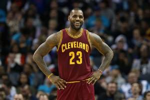"เลอบรอน" เสียดาย อดปะทะ "โคบี" รอบชิงฯ NBA