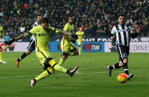 กองหลังเฟอะ “งู” ถล่มอูดิฯ 4-0 ยึดฝูงต่อ
