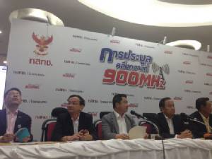 ADVANC ชวดประมูล 4G เร่งคุย TOT เช่าสัญญาณเพิ่ม หวั่นลูกค้าย้ายค่าย