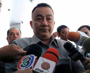 “ศรีวราห์” ลงใต้สอบ “ปวีณ” ถูกข่มขู่ วอนอยากให้กลับมาต่อสู้ตามขั้นตอน