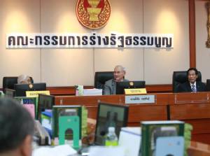 กรธ.หยิบโมเดล “สภาสนามม้า” เลือกตั้ง ส.ว.ทางอ้อม - โพลหนุนตัดสิทธินักโกงเมืองตลอดชีวิต