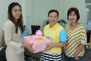 โตโยต้า ภูเก็ต มอเตอร์ มอบของสวัสดีปีใหม่ให้หนังสือพิมพ์ผู้จัดการรายวัน