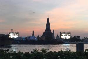 สมาชิกเฟซบุ๊กสับอัปยศ! กิจกรรมเคาท์ดาวน์ที่วัดอรุณ