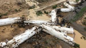 รถไฟขนกรดกำมะถัน 8 แสนลิตรตกรางที่แดนจิงโจ้ สารเคมีรั่วไหลกว่า 3 หมื่นลิตร