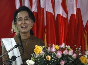 “ซูจี” ชี้การสร้างสันติภาพเป็นงานสำคัญอย่างแรกของรัฐบาลใหม่
