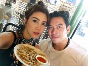 "วุ้นเส้น - ชาคริต" กินหนอนโชว์สยบรักร้าว!?