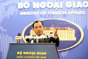เวียดนามประท้วงจีนบินทดสอบรันเวย์เกาะเทียมรอบ 2 ในทะเลจีนใต้