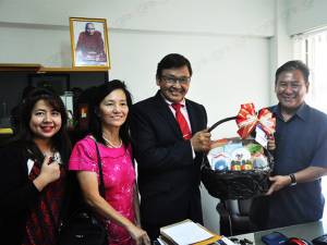 ประชาสัมพันธ์ ม.อ.หาดใหญ่ เยี่ยมสวัสดีปีใหม่ 2559 ศูนย์ข่าวผู้จัดการหาดใหญ่