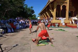 ลาวหนังเหนียว เป็นตางึดหลายลูกหลานเจ้าฟ้างุมฟันไม่เข้า