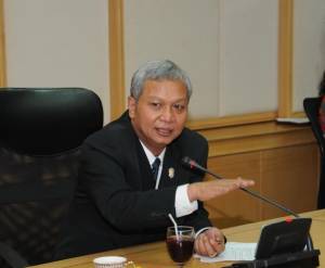 ขบ.ขีดเส้น 25 ม.ค. 59 รถโดยสาร-รถบรรทุกจดทะเบียนใหม่ต้องติด GPS ทุกคัน