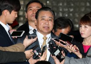 Former S. Korea PM gets suspended jail term for corruption